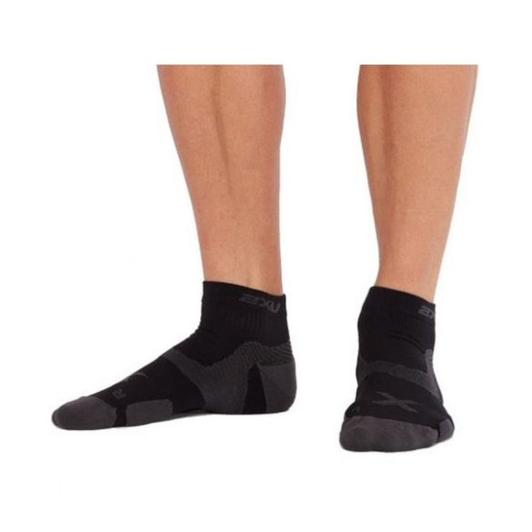 2XU Vectr Cushion 1/4 Crew Socks Férfi zokni - SM-UA5048e-BLK-TTM